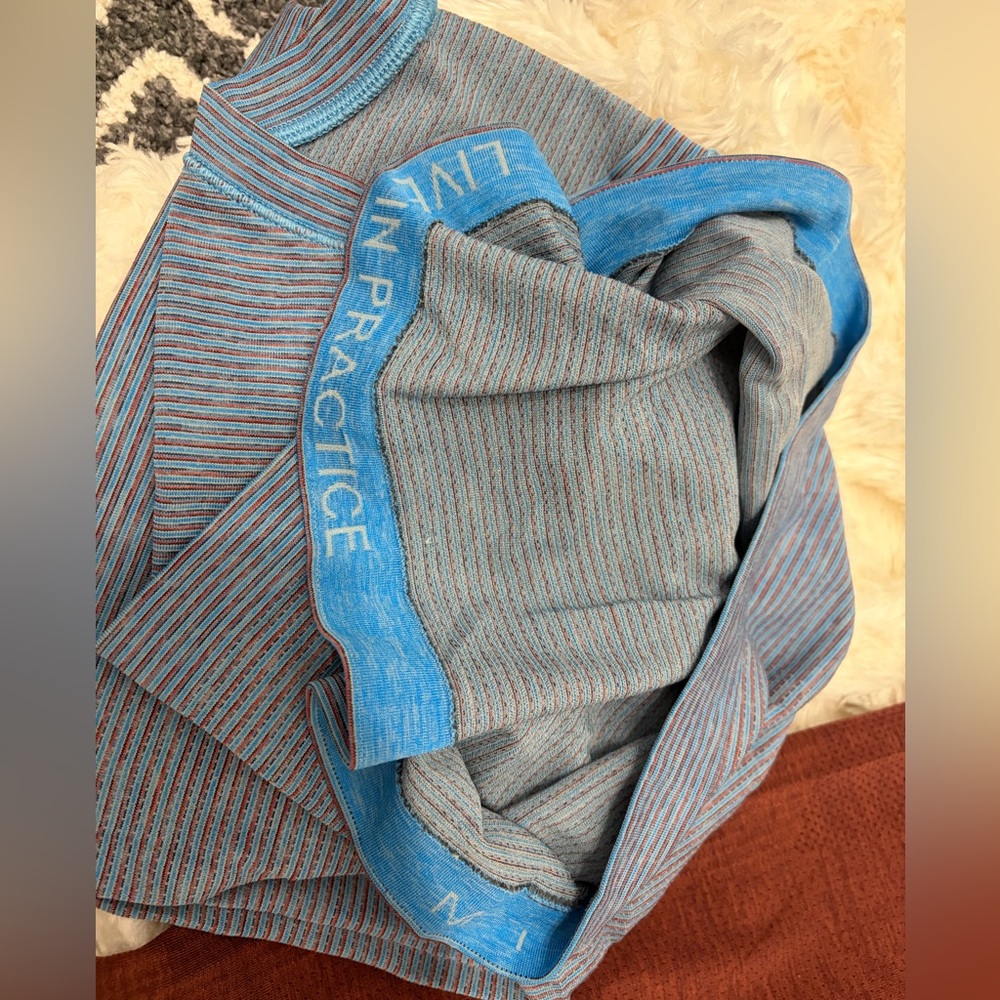Lululemon Blue Short-Sleeve Knit Top - Picture 6 of 6